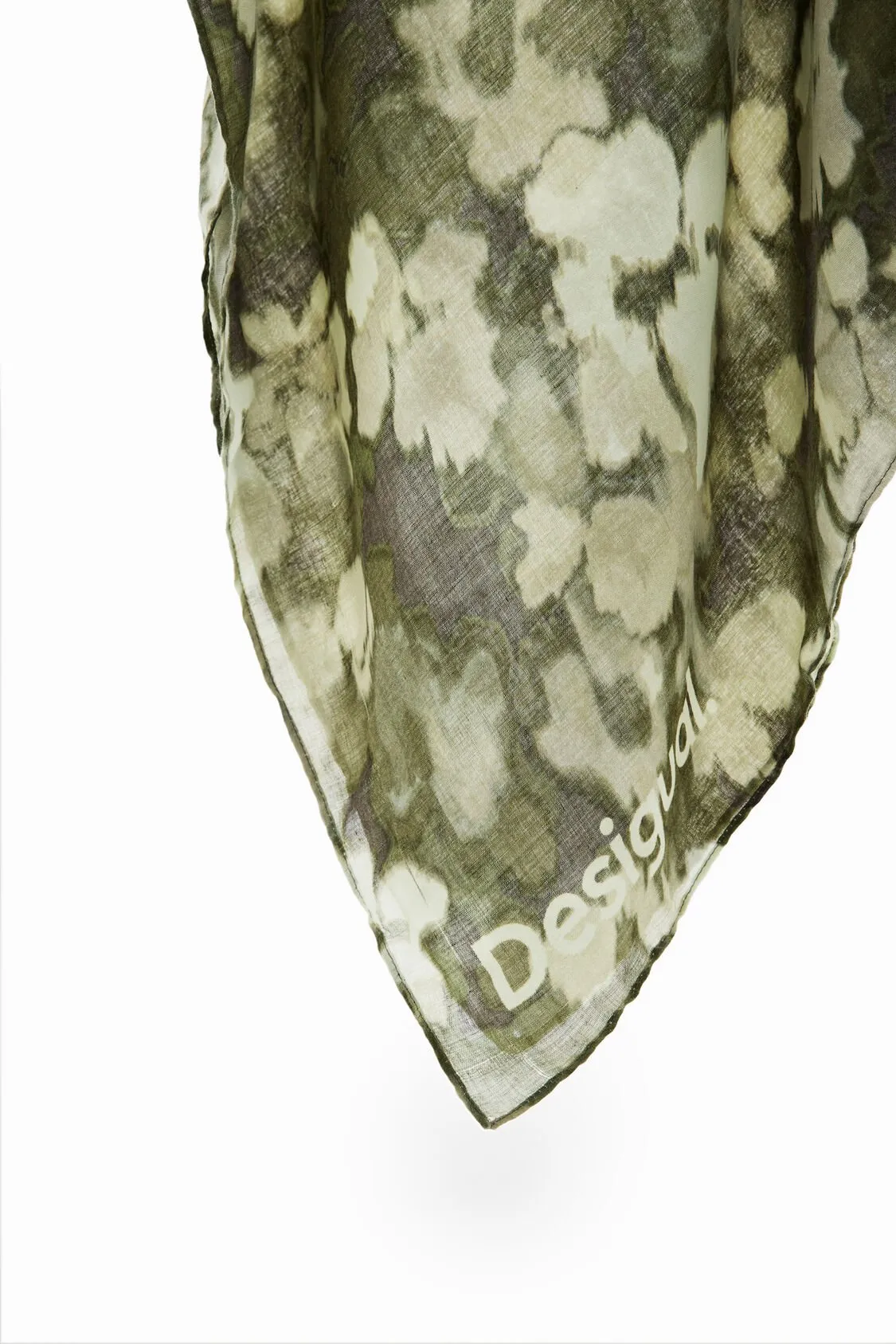 Camo rectangular foulard