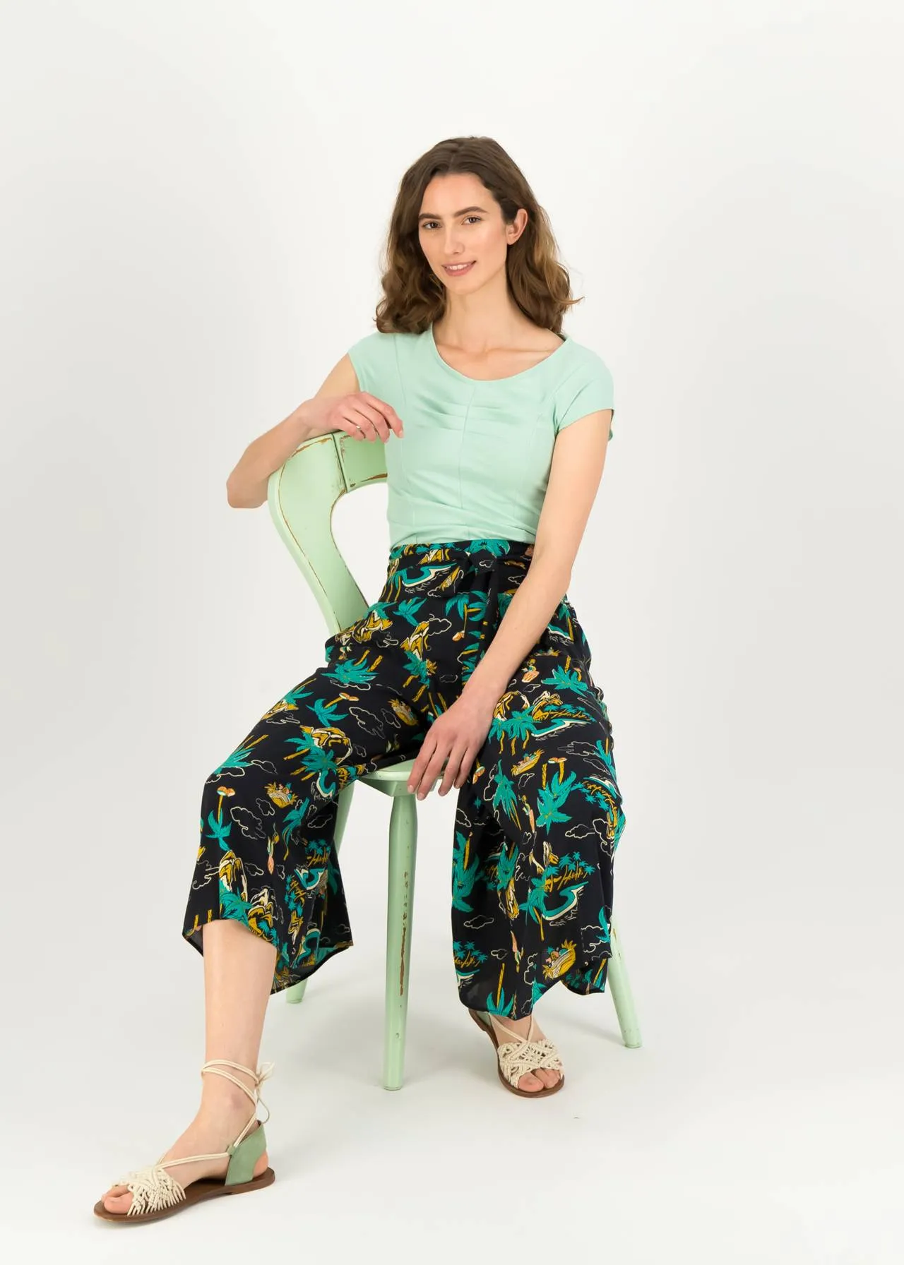 Wijdvallende broek met palmbomen | Blutsgeschwister flotte culottes hula holidays