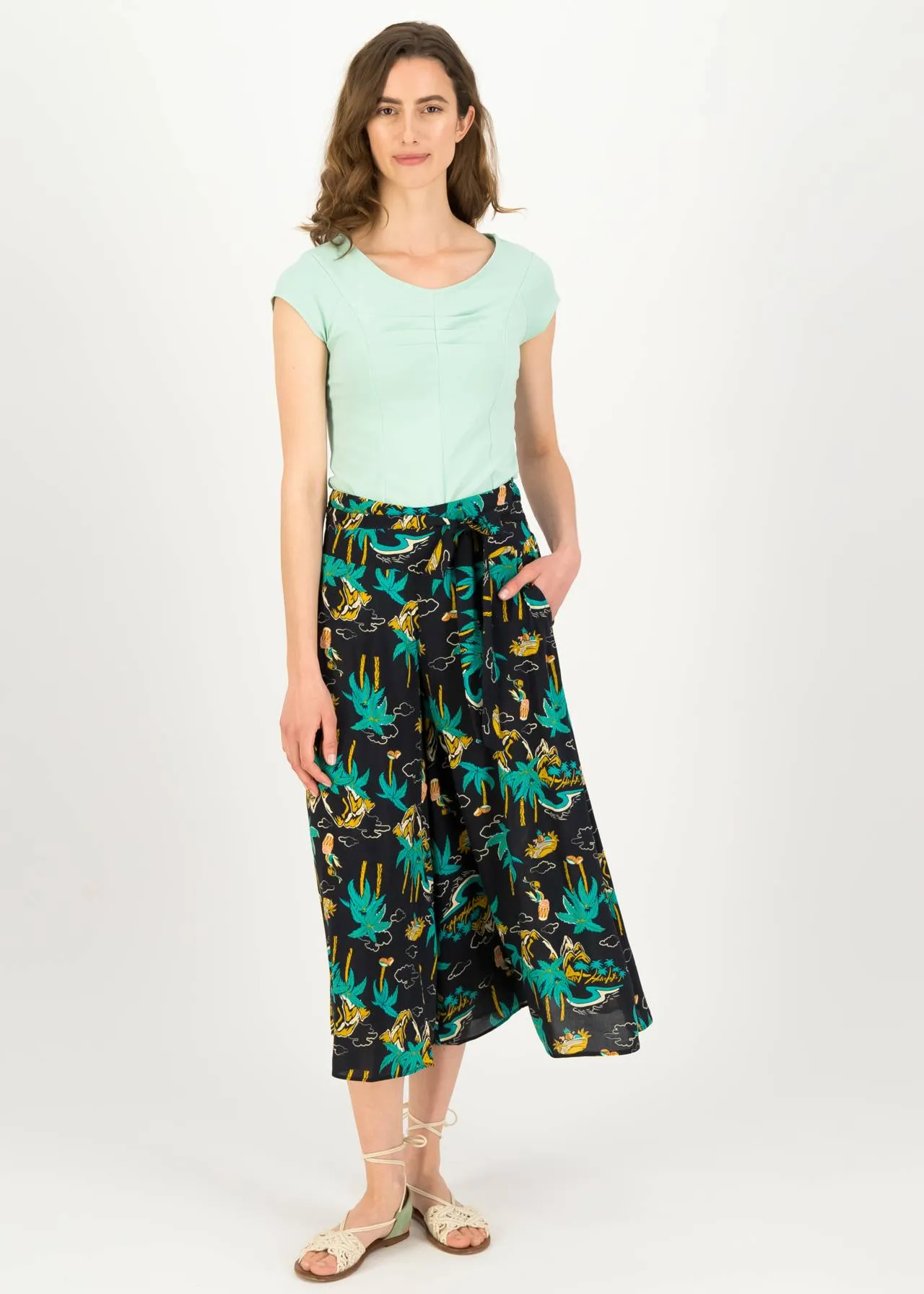 Wijdvallende broek met palmbomen | Blutsgeschwister flotte culottes hula holidays