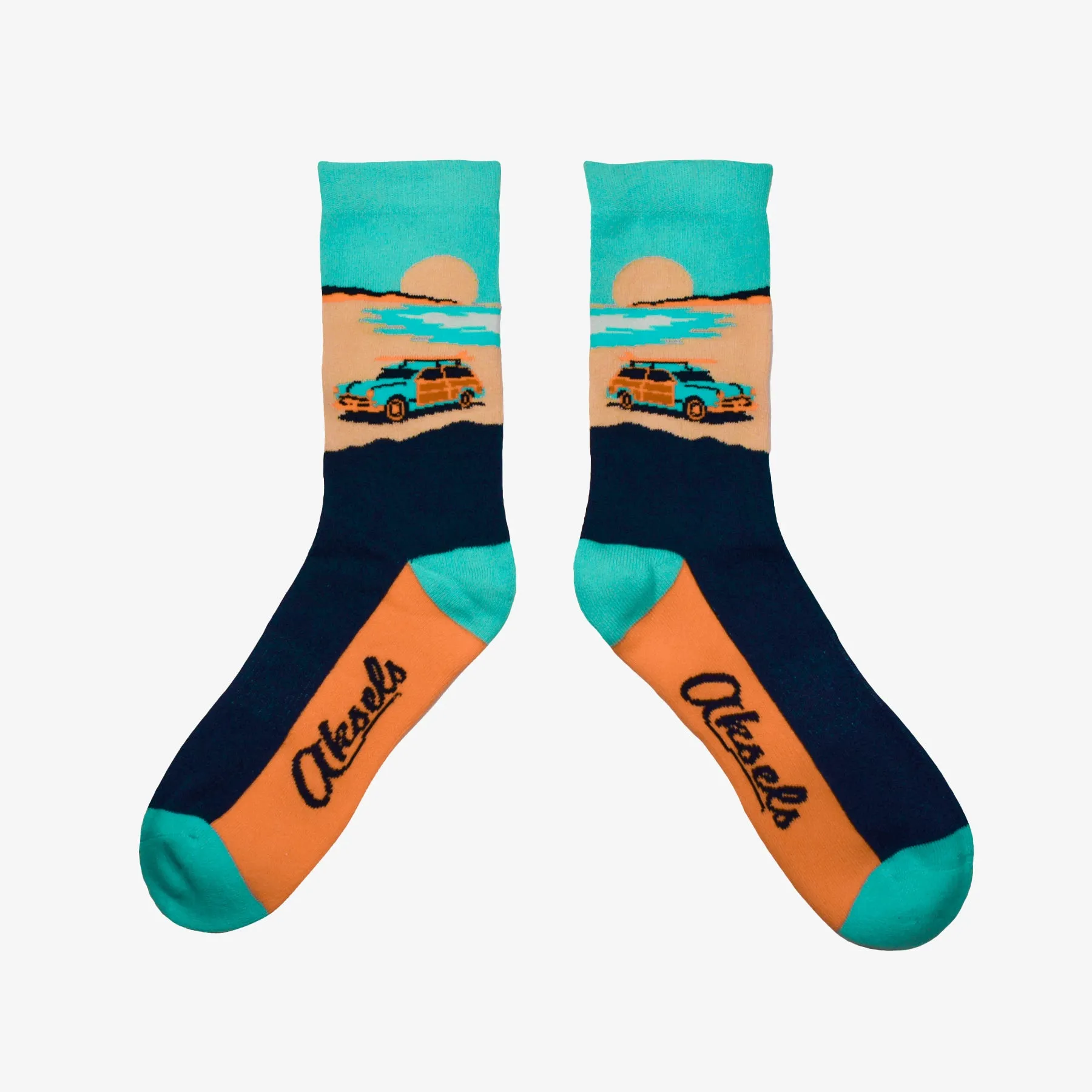 Woody Wagon Men's & Women's Crew Socks